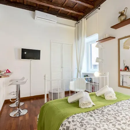 Enchanting Loft In Trastevere Casa de Férias Roma