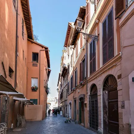 Enchanting Loft In Trastevere